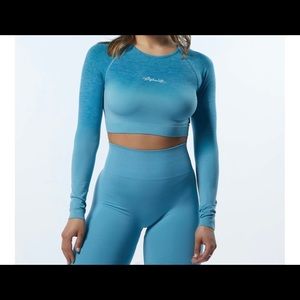 Alphalete seamless LS crop top